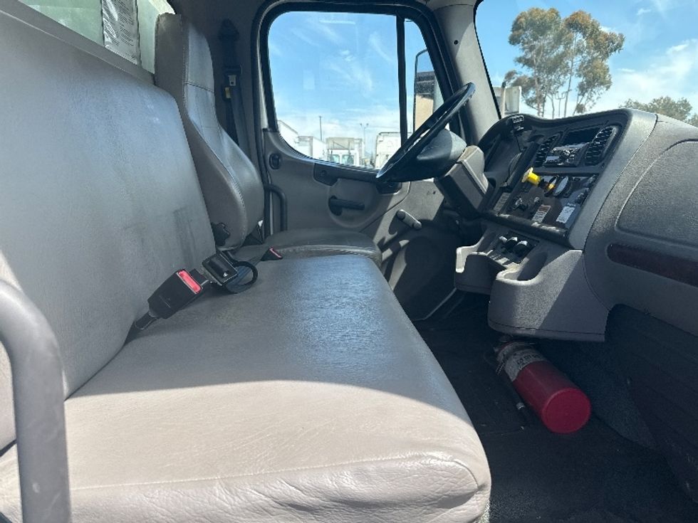 Medium Duty Box Truck-Light and Medium Duty Trucks-Freightliner-2019-M2-San Marcos-CA-114,082\n\t\tmiles-$ 65,000 - Image 22