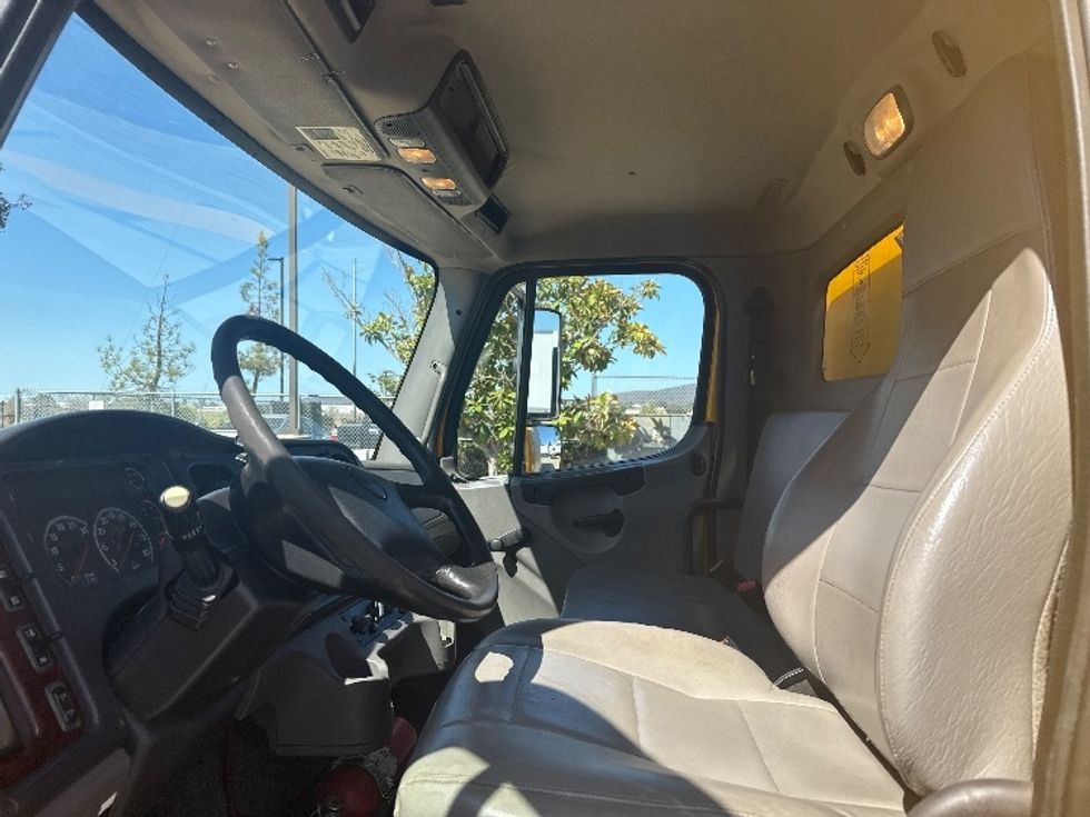 Medium Duty Box Truck-Light and Medium Duty Trucks-Freightliner-2019-M2-San Marcos-CA-124,217\n\t\tmiles-$ 54,000 - Image 16