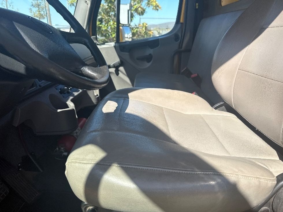 Medium Duty Box Truck-Light and Medium Duty Trucks-Freightliner-2019-M2-San Marcos-CA-124,217\n\t\tmiles-$ 54,000 - Image 17
