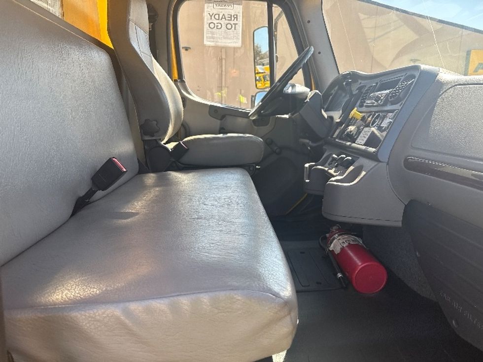 Medium Duty Box Truck-Light and Medium Duty Trucks-Freightliner-2019-M2-San Marcos-CA-124,217\n\t\tmiles-$ 54,000 - Image 22