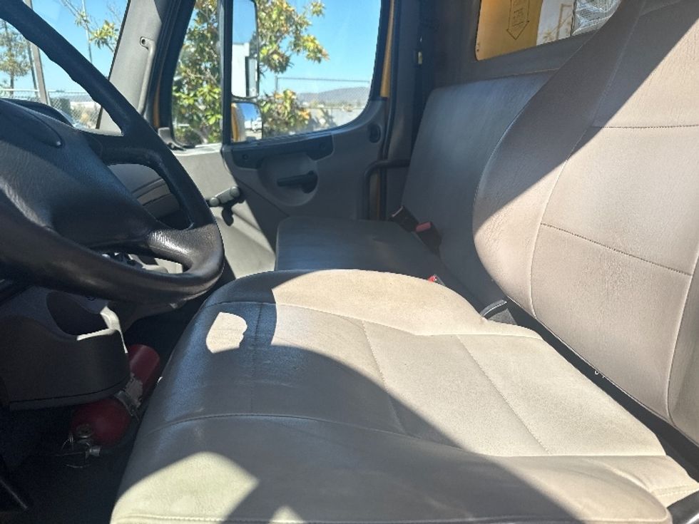 Medium Duty Box Truck-Light and Medium Duty Trucks-Freightliner-2019-M2-San Marcos-CA-124,217\n\t\tmiles-$ 54,000 - Image 25