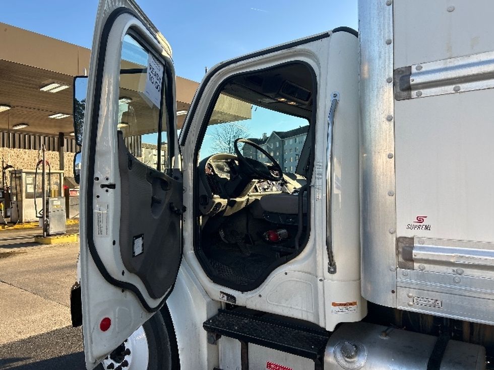 Medium Duty Box Truck-Light and Medium Duty Trucks-Freightliner-2019-M2-Sandston-VA-204,621\n\t\tmiles-$ 43,750 - Image 16