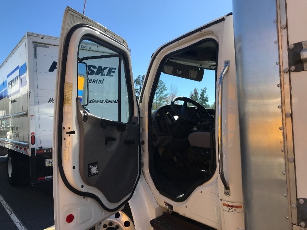 Medium Duty Box Truck-Light and Medium Duty Trucks-Freightliner-2019-M2-Sandston-VA-271,358\n\t\tmiles-$ 39,000 - Image 16