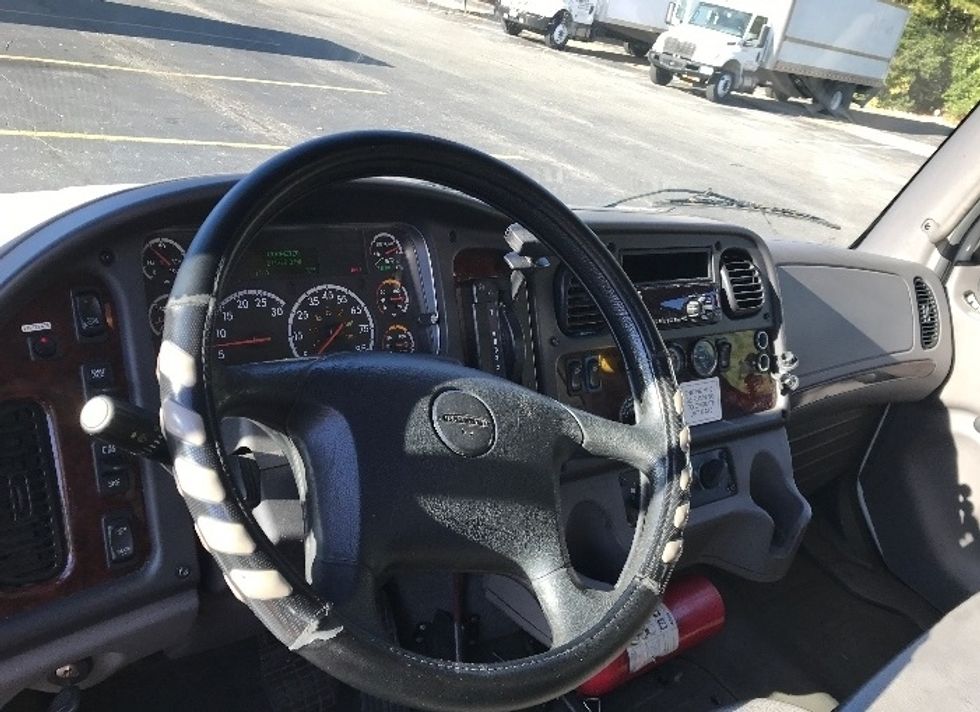 Medium Duty Box Truck-Light and Medium Duty Trucks-Freightliner-2019-M2-Sandston-VA-271,358\n\t\tmiles-$ 39,000 - Image 17