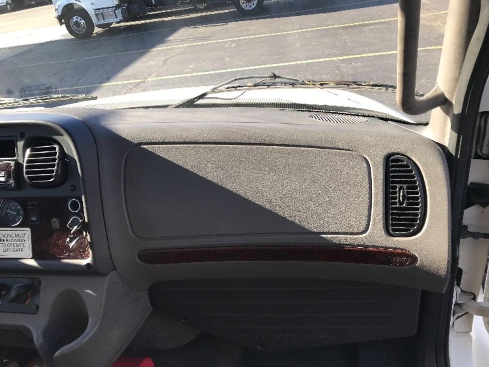 Medium Duty Box Truck-Light and Medium Duty Trucks-Freightliner-2019-M2-Sandston-VA-271,358\n\t\tmiles-$ 39,000 - Image 21