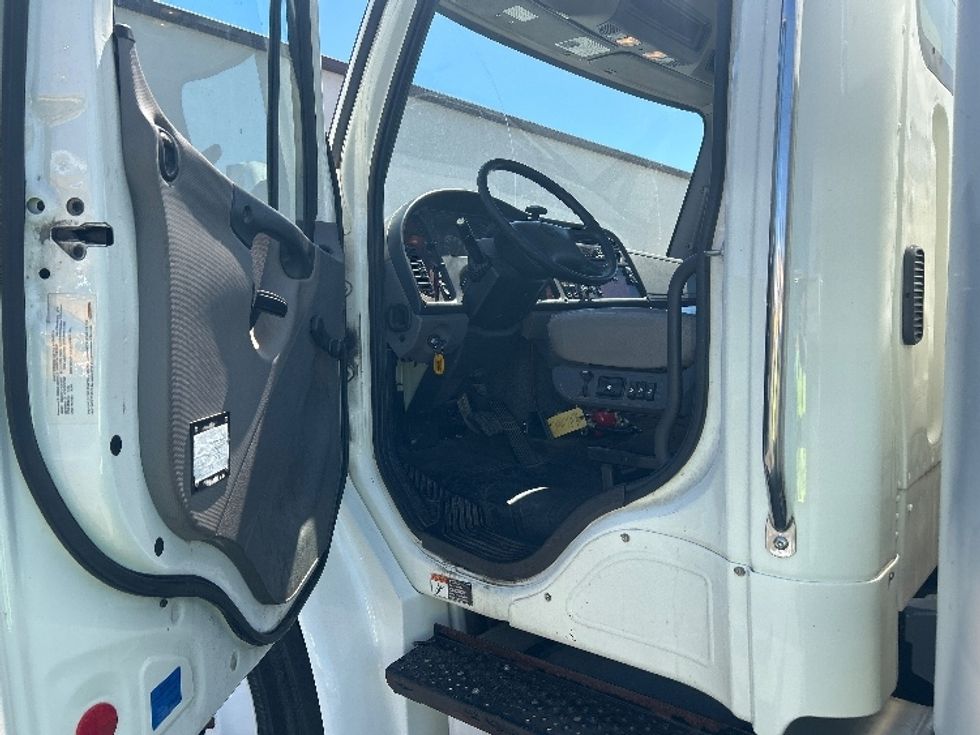 Medium Duty Box Truck-Light and Medium Duty Trucks-Freightliner-2019-M2-Santa Maria-CA-140,069\n\t\tmiles-$ 57,750 - Image 16