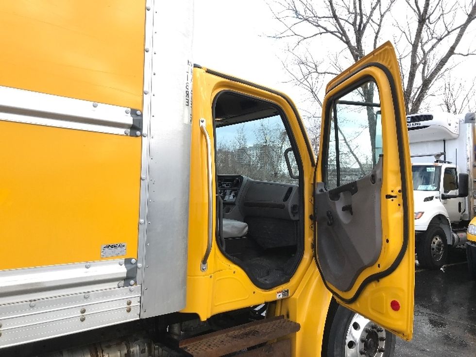 Medium Duty Box Truck-Light and Medium Duty Trucks-Freightliner-2019-M2-Scarborough-ON-193,661\n\t\tkm-$ 70,500 - Image 20