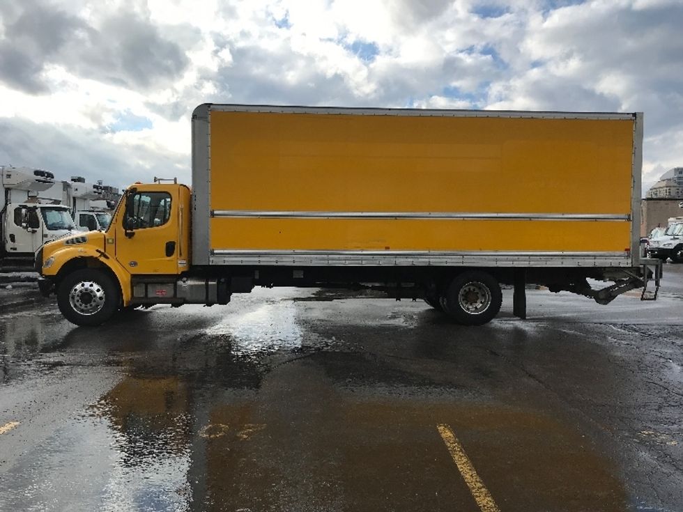 Medium Duty Box Truck-Light and Medium Duty Trucks-Freightliner-2019-M2-Scarborough-ON-193,661\n\t\tkm-$ 70,500 - Image 4