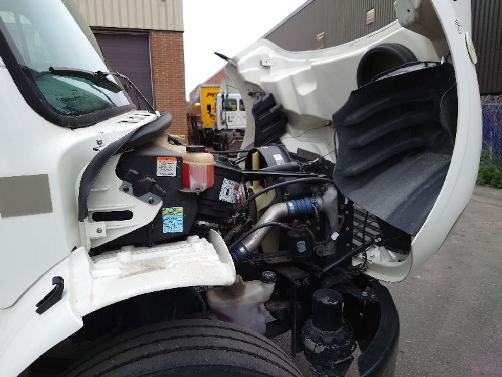 Medium Duty Box Truck-Light and Medium Duty Trucks-Freightliner-2019-M2-Scarborough-ON-231,275\n\t\tkm-$ 71,500 - Image 23