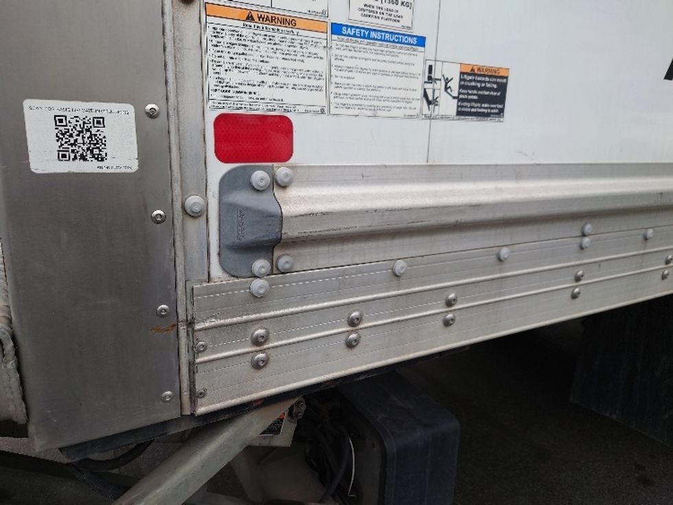 Medium Duty Box Truck-Light and Medium Duty Trucks-Freightliner-2019-M2-Scarborough-ON-231,275\n\t\tkm-$ 71,500 - Image 25