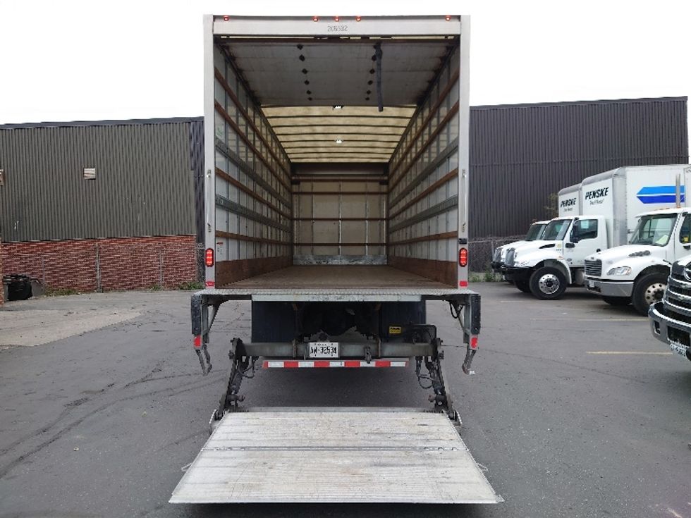 Medium Duty Box Truck-Light and Medium Duty Trucks-Freightliner-2019-M2-Scarborough-ON-231,275\n\t\tkm-$ 71,500 - Image 9