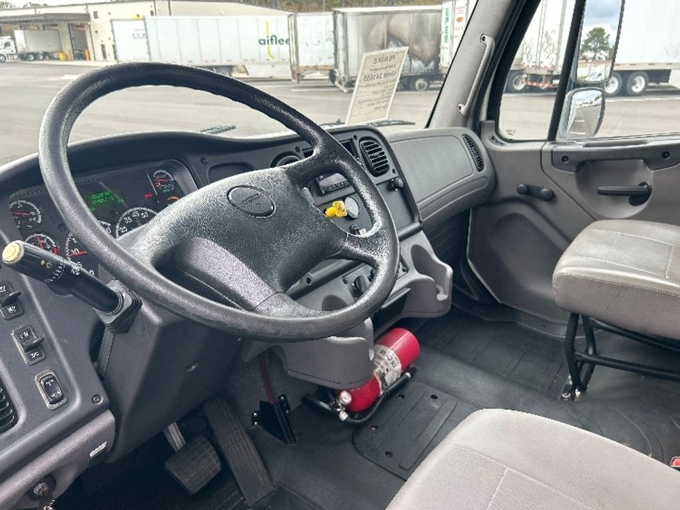 Medium Duty Box Truck-Light and Medium Duty Trucks-Freightliner-2019-M2-Shreveport-LA-174,501\n\t\tmiles-$ 46,750 - Image 17