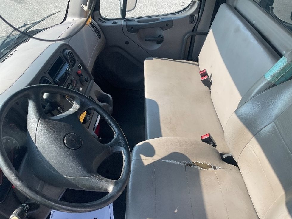 Medium Duty Box Truck-Light and Medium Duty Trucks-Freightliner-2019-M2-South Bend-IN-208,166\n\t\tmiles-$ 43,000 - Image 19