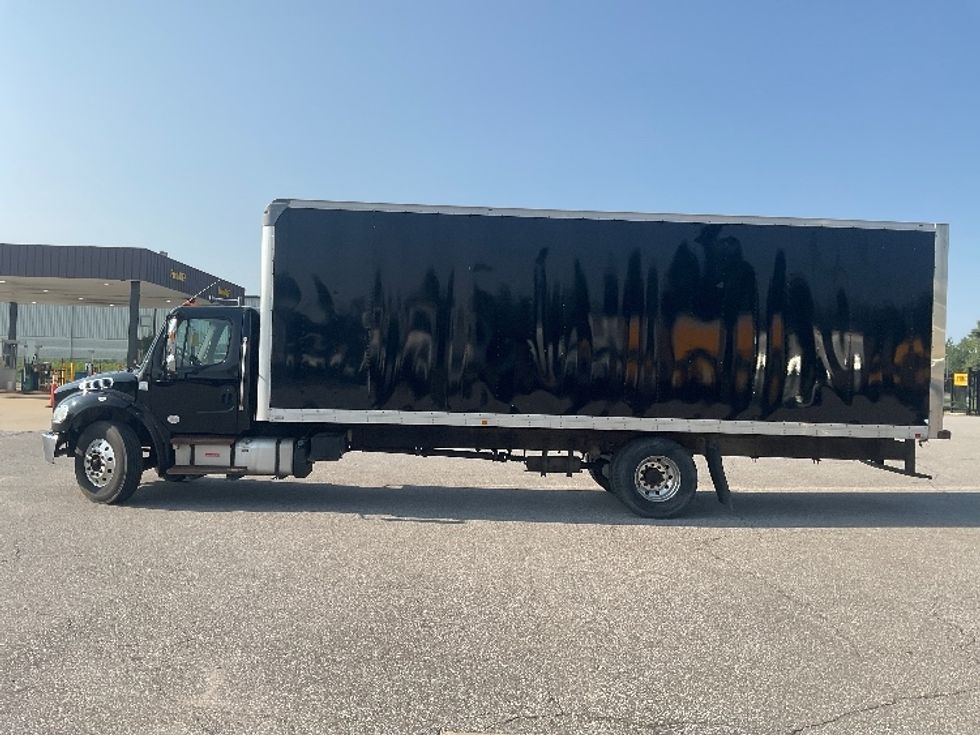 Medium Duty Box Truck-Light and Medium Duty Trucks-Freightliner-2019-M2-South Bend-IN-208,166\n\t\tmiles-$ 43,000 - Image 4