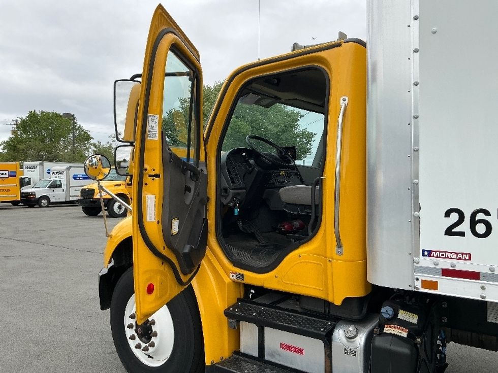 Medium Duty Box Truck-Light and Medium Duty Trucks-Freightliner-2019-M2-Sparks-NV-105,192\n\t\tmiles-$ 37,250 - Image 16
