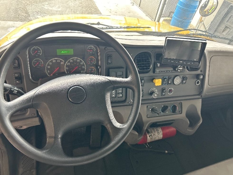 Medium Duty Box Truck-Light and Medium Duty Trucks-Freightliner-2019-M2-Sparks-NV-105,192\n\t\tmiles-$ 37,250 - Image 18