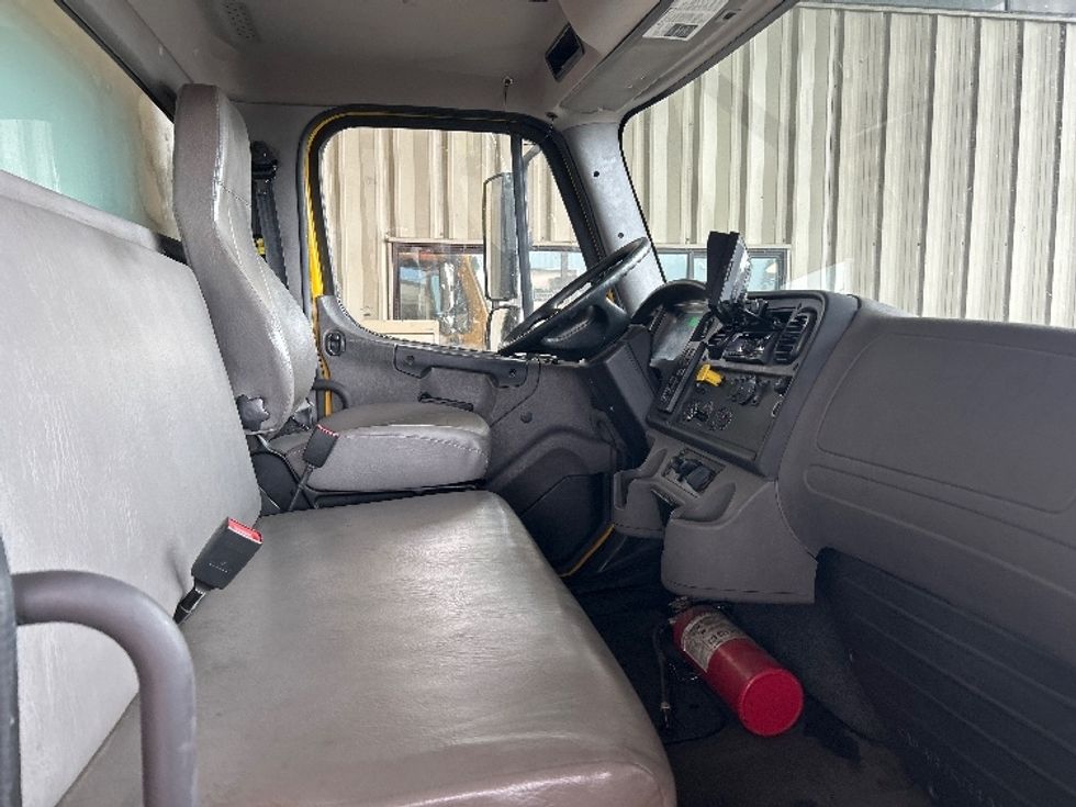 Medium Duty Box Truck-Light and Medium Duty Trucks-Freightliner-2019-M2-Sparks-NV-105,192\n\t\tmiles-$ 37,250 - Image 22