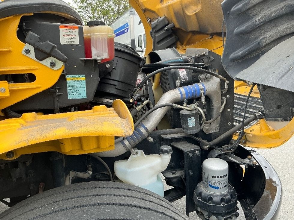Medium Duty Box Truck-Light and Medium Duty Trucks-Freightliner-2019-M2-Sparks-NV-105,192\n\t\tmiles-$ 37,250 - Image 23