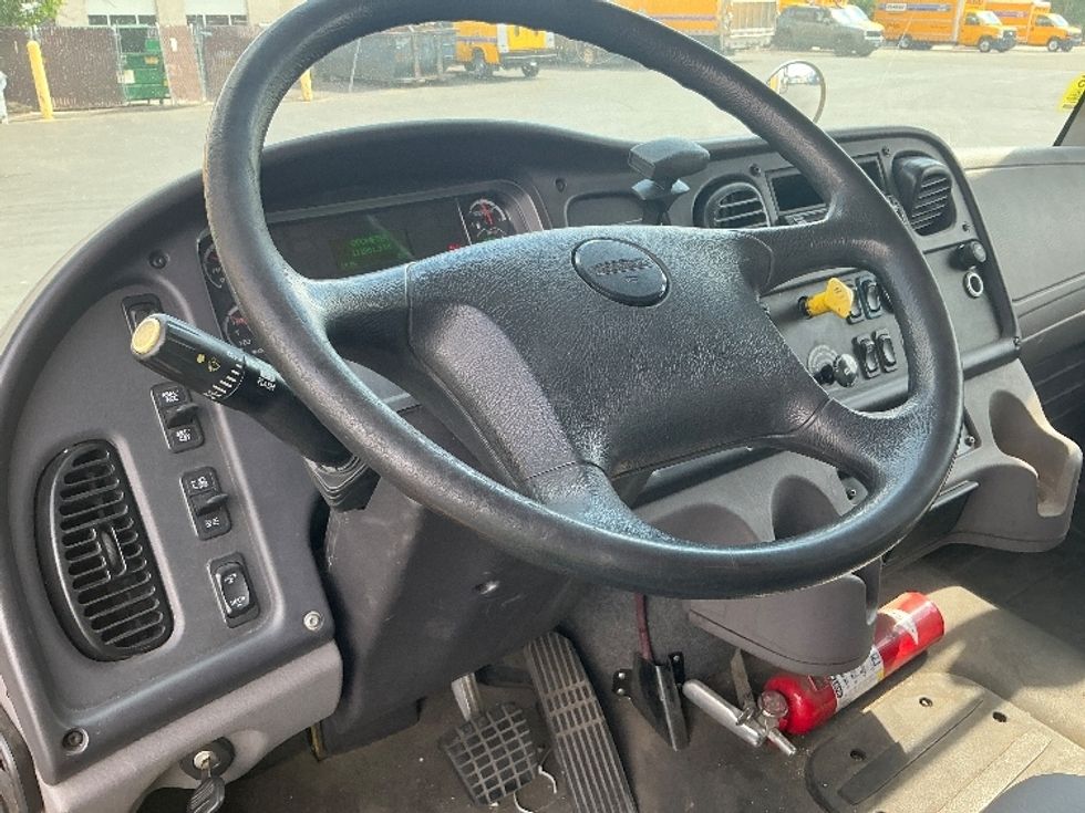 Medium Duty Box Truck-Light and Medium Duty Trucks-Freightliner-2019-M2-Sparks-NV-111,866\n\t\tmiles-$ 55,500 - Image 17
