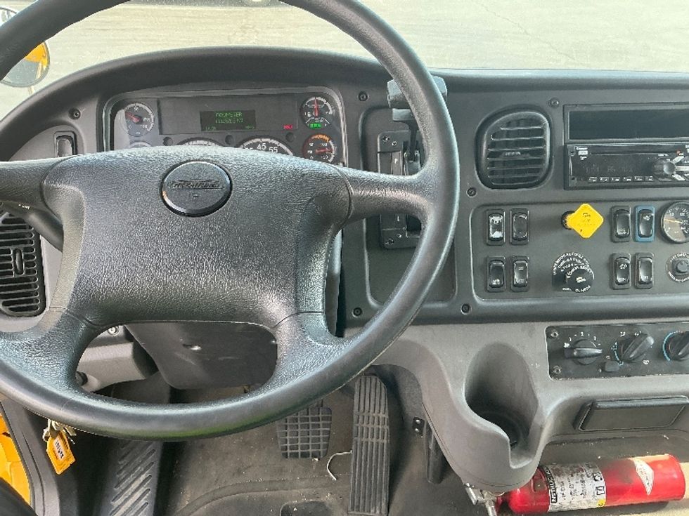 Medium Duty Box Truck-Light and Medium Duty Trucks-Freightliner-2019-M2-Sparks-NV-111,866\n\t\tmiles-$ 55,500 - Image 18