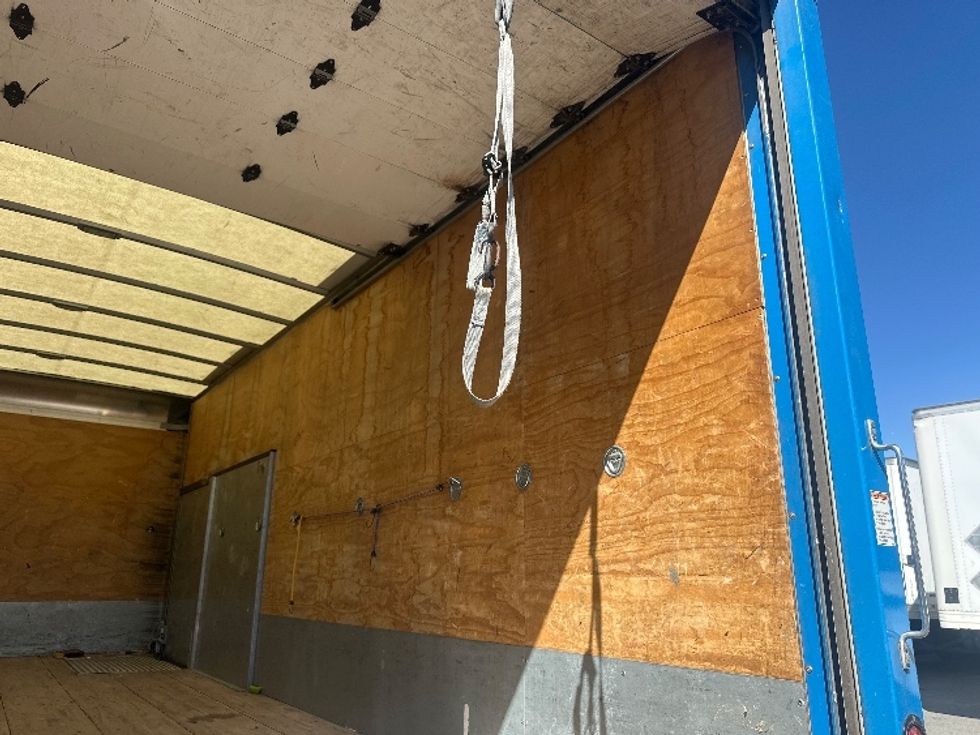 Medium Duty Box Truck-Light and Medium Duty Trucks-Freightliner-2019-M2-Sparks-NV-137,525\n\t\tmiles-$ 38,250 - Image 12