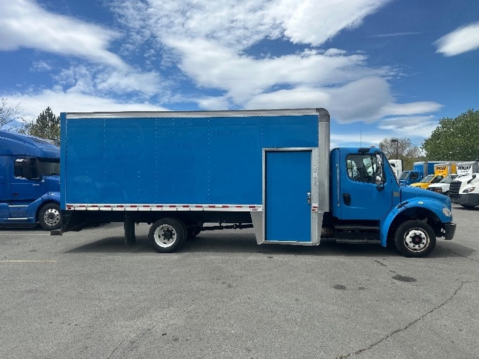 Medium Duty Box Truck-Light and Medium Duty Trucks-Freightliner-2019-M2-Sparks-NV-137,525\n\t\tmiles-$ 38,250 - Image 15