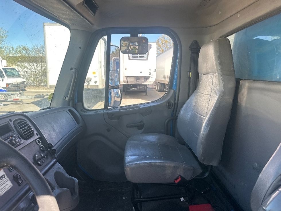 Medium Duty Box Truck-Light and Medium Duty Trucks-Freightliner-2019-M2-Sparks-NV-137,525\n\t\tmiles-$ 38,250 - Image 19