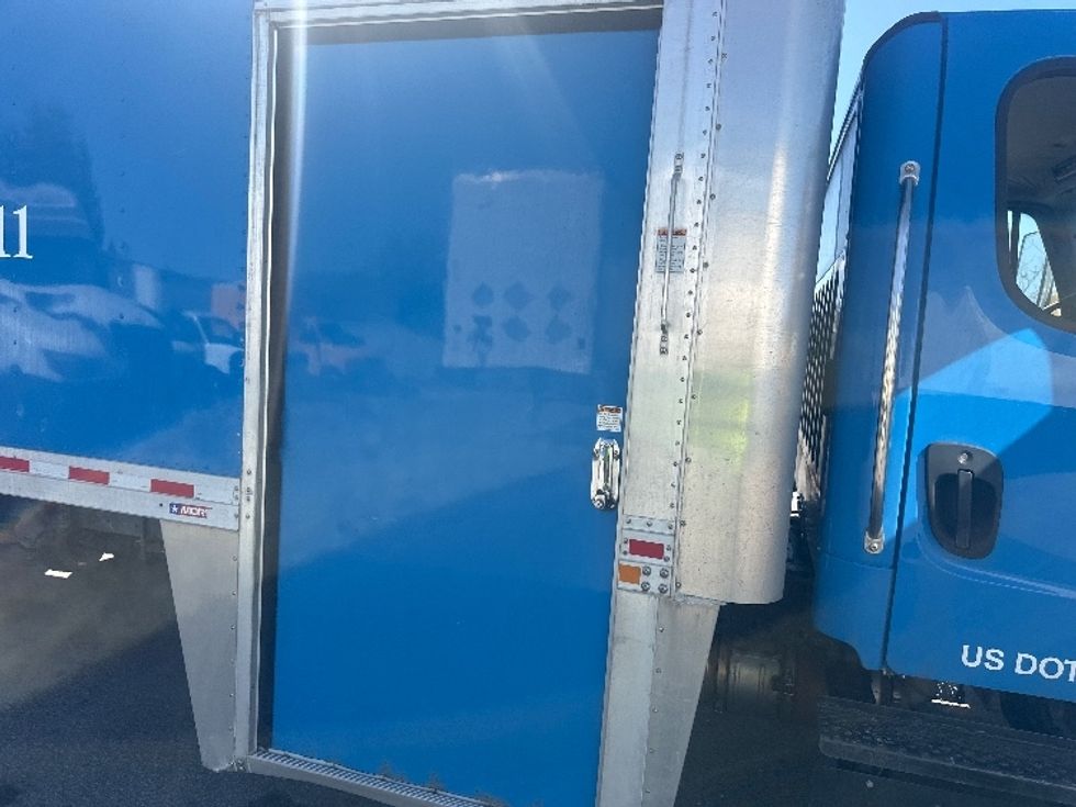 Medium Duty Box Truck-Light and Medium Duty Trucks-Freightliner-2019-M2-Sparks-NV-137,525\n\t\tmiles-$ 38,250 - Image 25