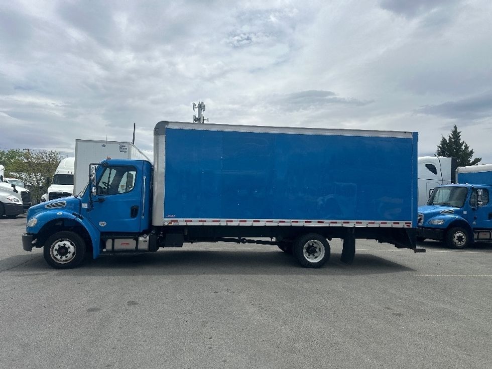 Medium Duty Box Truck-Light and Medium Duty Trucks-Freightliner-2019-M2-Sparks-NV-137,525\n\t\tmiles-$ 38,250 - Image 4