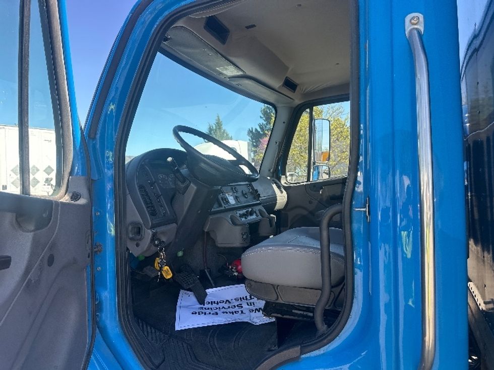 Medium Duty Box Truck-Light and Medium Duty Trucks-Freightliner-2019-M2-Sparks-NV-189,822\n\t\tmiles-$ 34,250 - Image 16