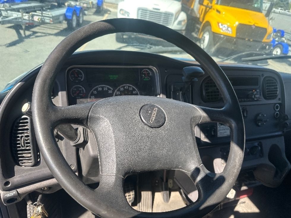 Medium Duty Box Truck-Light and Medium Duty Trucks-Freightliner-2019-M2-Sparks-NV-189,822\n\t\tmiles-$ 34,250 - Image 18