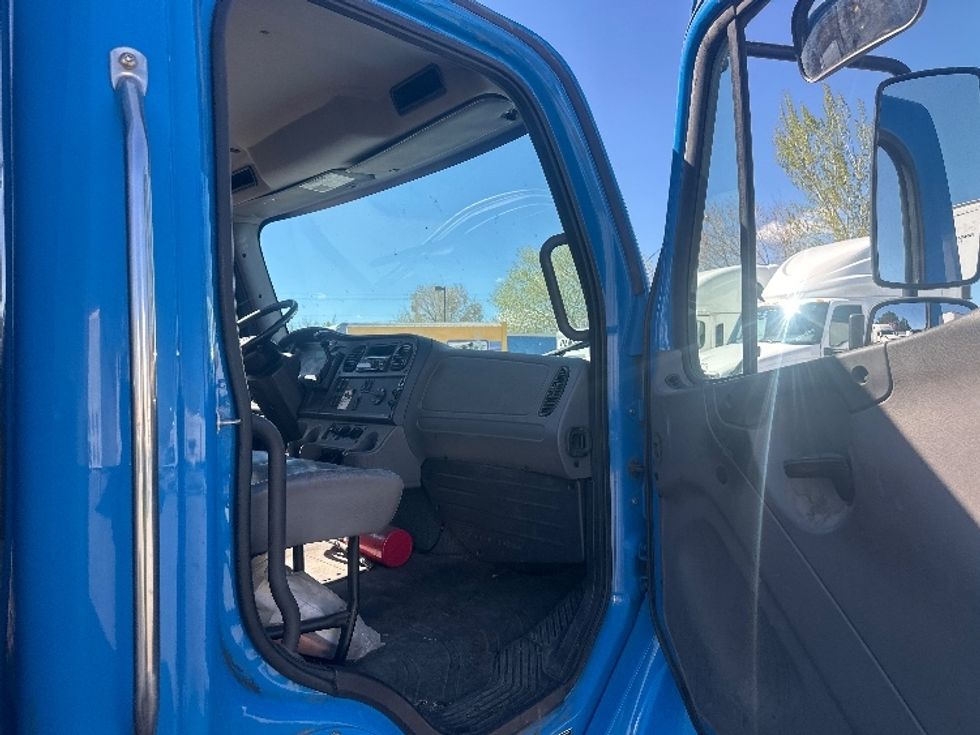 Medium Duty Box Truck-Light and Medium Duty Trucks-Freightliner-2019-M2-Sparks-NV-189,822\n\t\tmiles-$ 34,250 - Image 20