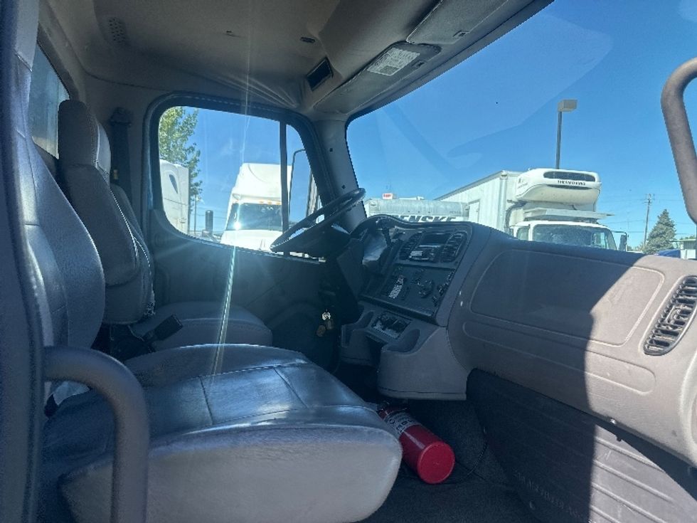 Medium Duty Box Truck-Light and Medium Duty Trucks-Freightliner-2019-M2-Sparks-NV-189,822\n\t\tmiles-$ 34,250 - Image 22
