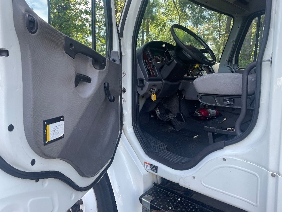 Medium Duty Box Truck-Light and Medium Duty Trucks-Freightliner-2019-M2-Spartanburg-SC-206,028\n\t\tmiles-$ 48,250 - Image 16