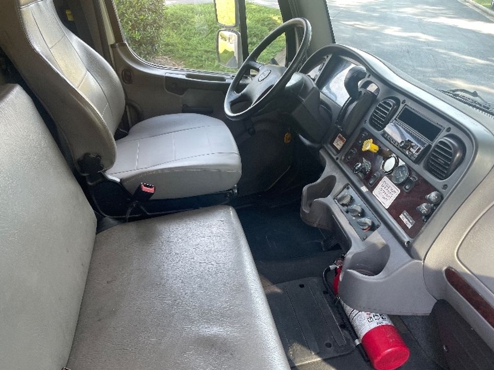 Medium Duty Box Truck-Light and Medium Duty Trucks-Freightliner-2019-M2-Spartanburg-SC-206,028\n\t\tmiles-$ 48,250 - Image 22