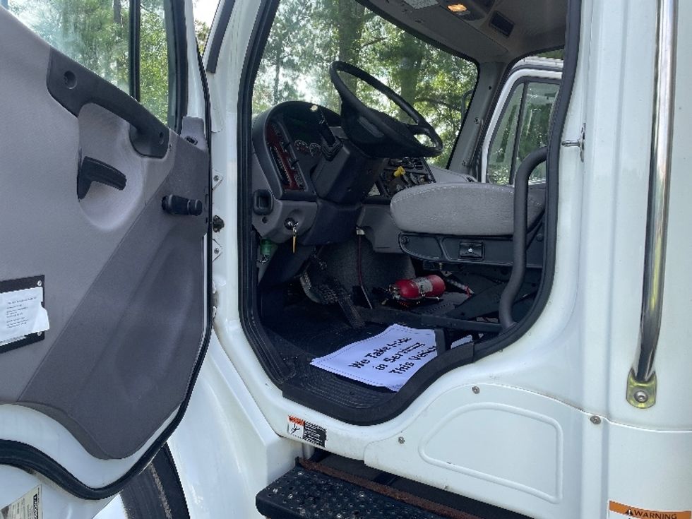 Medium Duty Box Truck-Light and Medium Duty Trucks-Freightliner-2019-M2-Spartanburg-SC-218,536\n\t\tmiles-$ 46,250 - Image 16