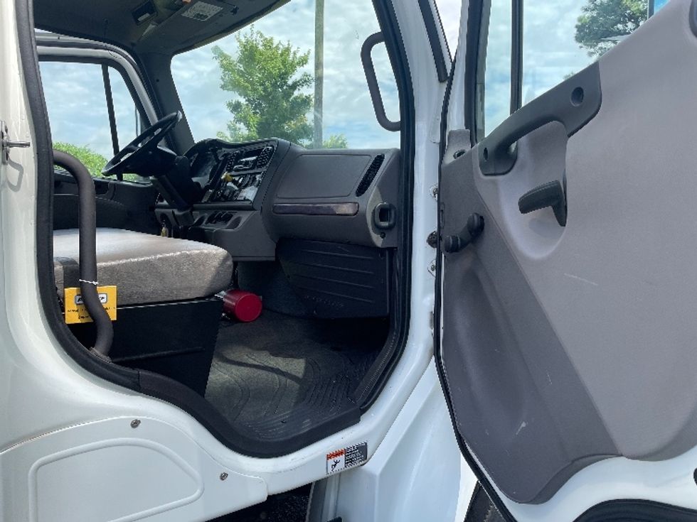 Medium Duty Box Truck-Light and Medium Duty Trucks-Freightliner-2019-M2-Spartanburg-SC-218,536\n\t\tmiles-$ 46,250 - Image 20