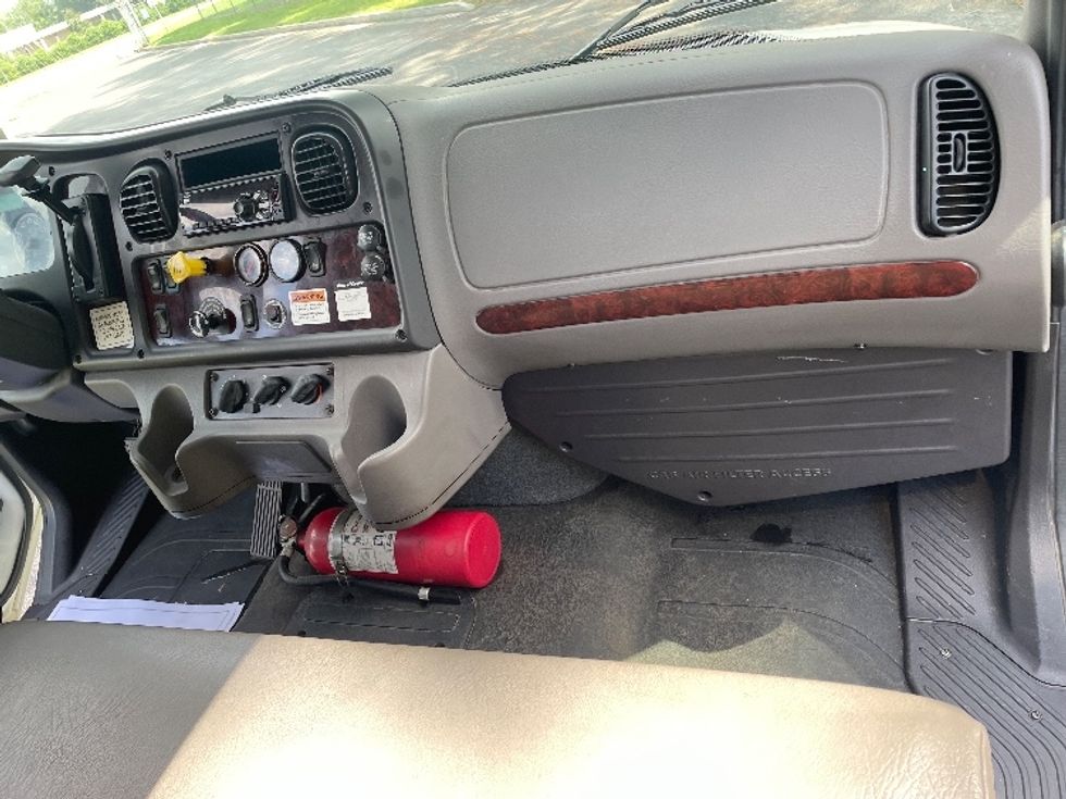 Medium Duty Box Truck-Light and Medium Duty Trucks-Freightliner-2019-M2-Spartanburg-SC-218,536\n\t\tmiles-$ 46,250 - Image 21