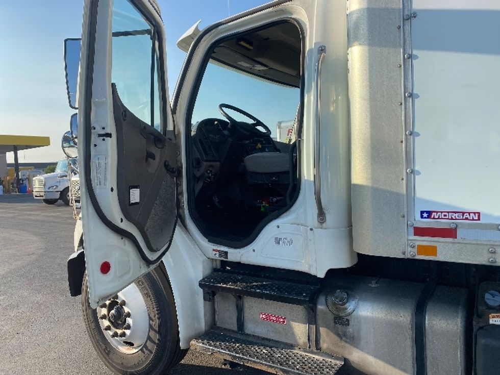 Medium Duty Box Truck-Light and Medium Duty Trucks-Freightliner-2019-M2-Spokane Valley-WA-111,582\n\t\tmiles-$ 59,500 - Image 16