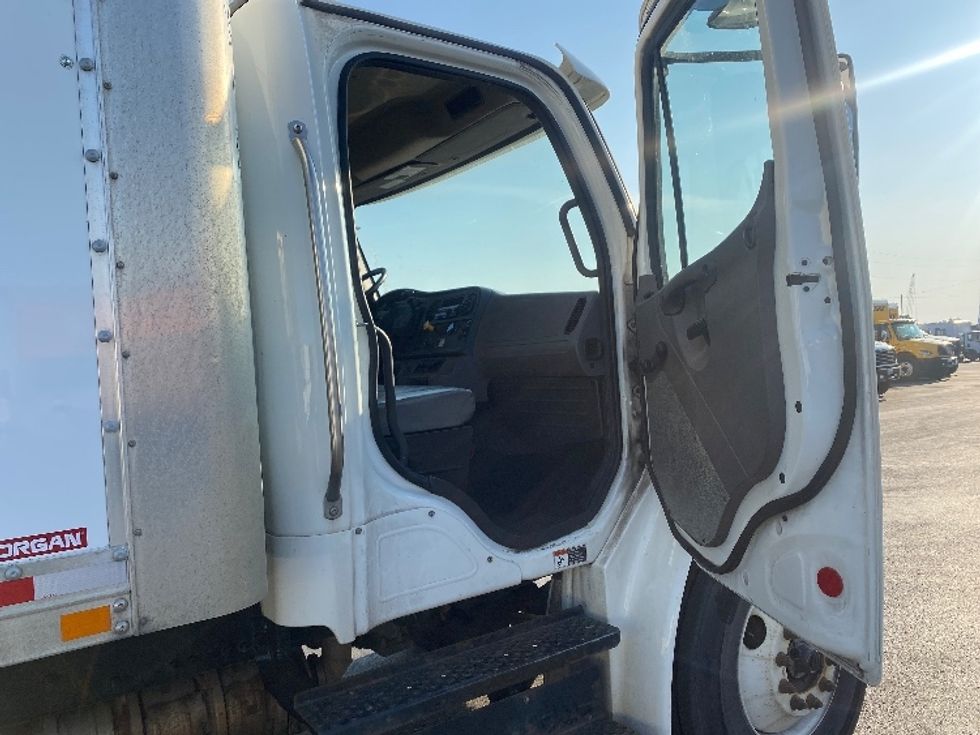 Medium Duty Box Truck-Light and Medium Duty Trucks-Freightliner-2019-M2-Spokane Valley-WA-111,582\n\t\tmiles-$ 59,500 - Image 20