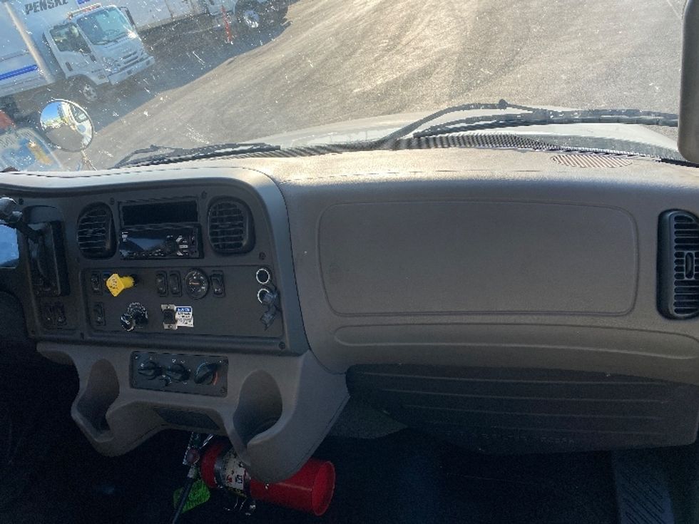 Medium Duty Box Truck-Light and Medium Duty Trucks-Freightliner-2019-M2-Spokane Valley-WA-111,582\n\t\tmiles-$ 59,500 - Image 21