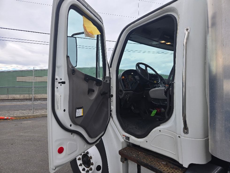 Medium Duty Box Truck-Light and Medium Duty Trucks-Freightliner-2019-M2-Spokane Valley-WA-204,418\n\t\tmiles-$ 46,750 - Image 16