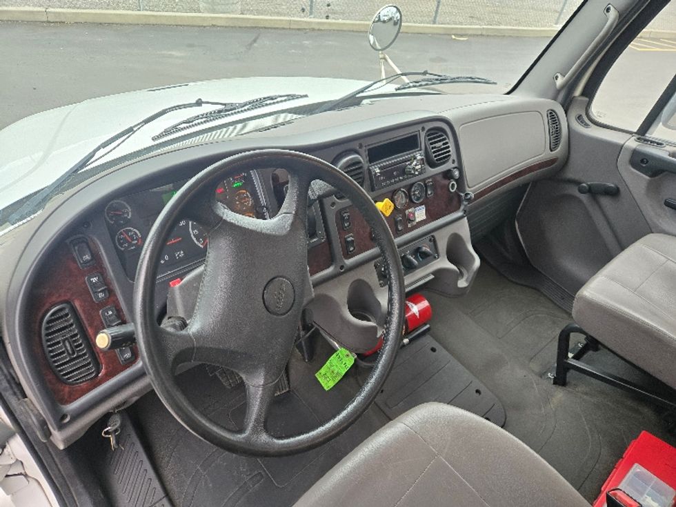 Medium Duty Box Truck-Light and Medium Duty Trucks-Freightliner-2019-M2-Spokane Valley-WA-204,418\n\t\tmiles-$ 46,750 - Image 17