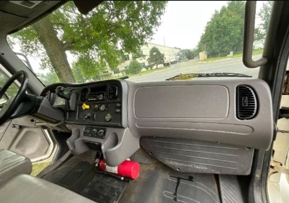 Medium Duty Box Truck-Light and Medium Duty Trucks-Freightliner-2019-M2-Sterling-VA-166,145\n\t\tmiles-$ 52,750 - Image 19