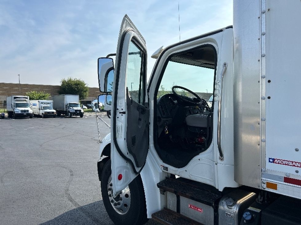 Medium Duty Box Truck-Light and Medium Duty Trucks-Freightliner-2019-M2-Sterling-VA-199,879\n\t\tmiles-$ 51,750 - Image 16