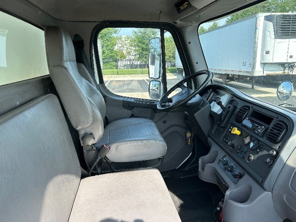 Medium Duty Box Truck-Light and Medium Duty Trucks-Freightliner-2019-M2-Sterling-VA-199,879\n\t\tmiles-$ 51,750 - Image 22