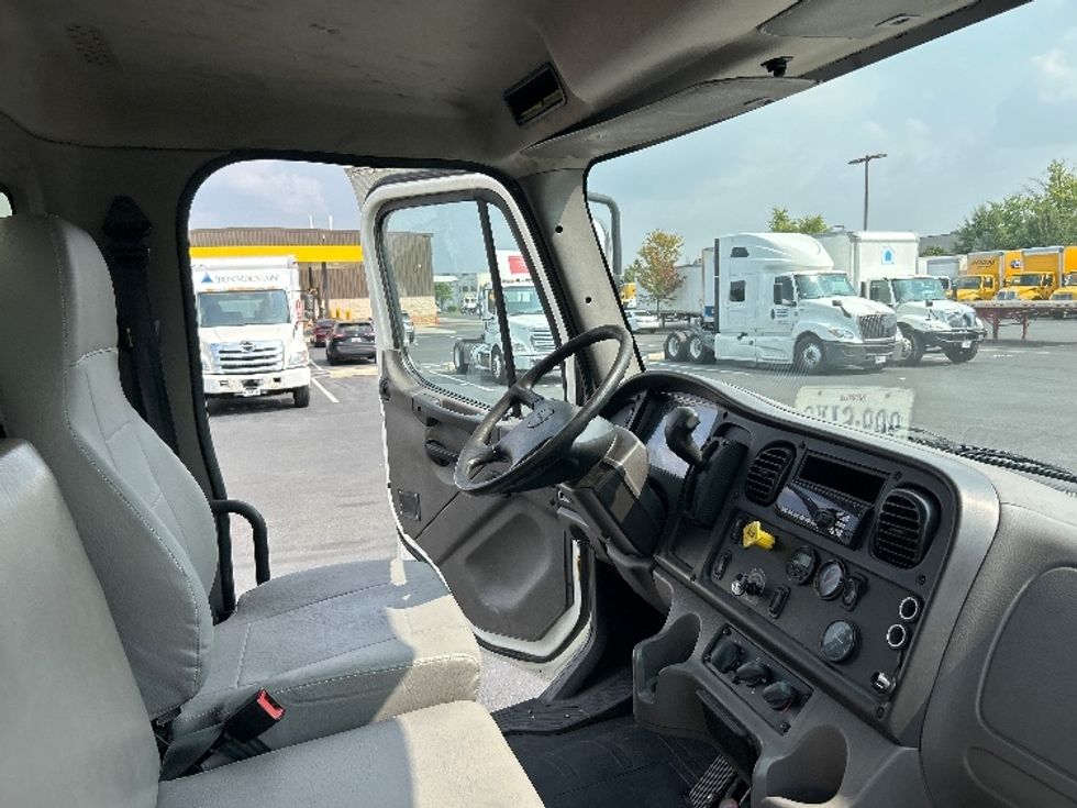 Medium Duty Box Truck-Light and Medium Duty Trucks-Freightliner-2019-M2-Sterling-VA-224,344\n\t\tmiles-$ 43,500 - Image 22