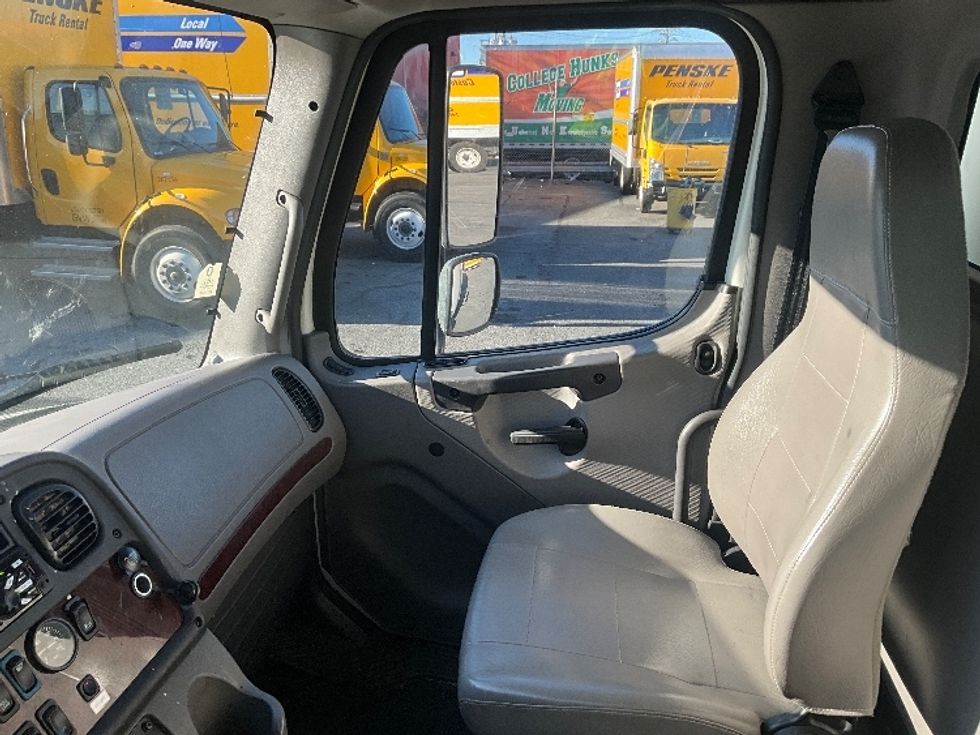 Medium Duty Box Truck-Light and Medium Duty Trucks-Freightliner-2019-M2-Sterling-VA-83,772\n\t\tmiles-$ 60,000 - Image 19