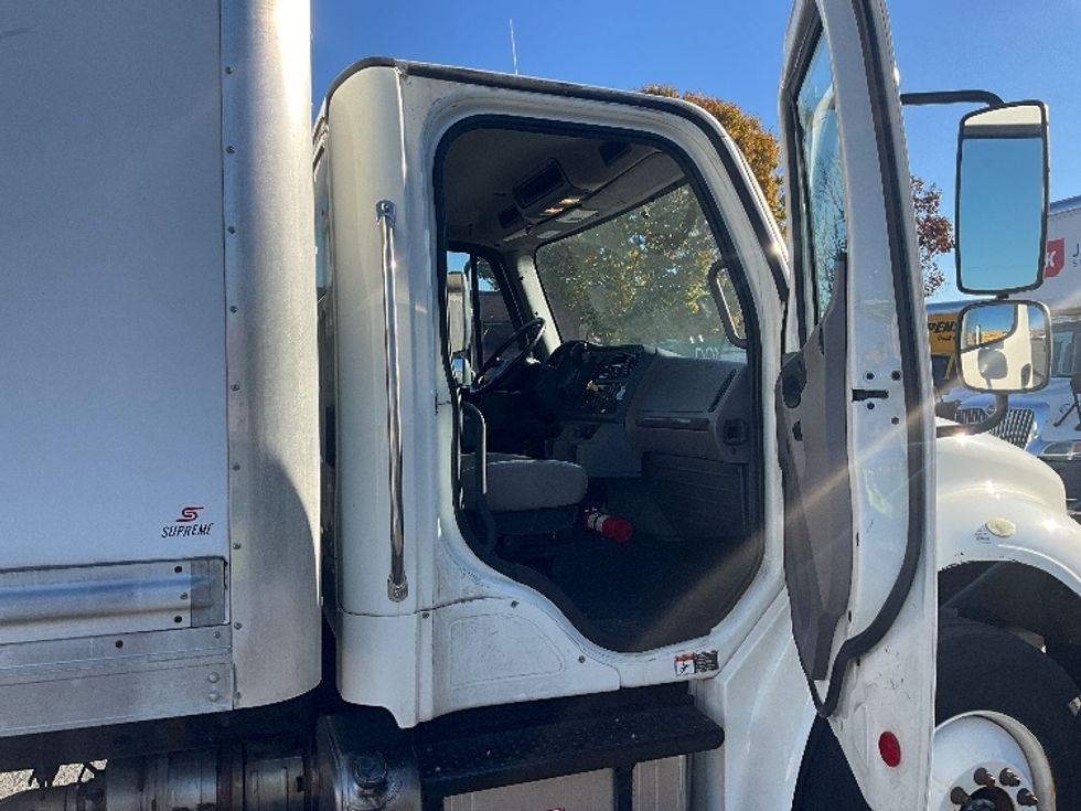 Medium Duty Box Truck-Light and Medium Duty Trucks-Freightliner-2019-M2-Sterling-VA-83,772\n\t\tmiles-$ 60,000 - Image 20