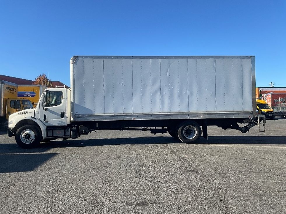 Medium Duty Box Truck-Light and Medium Duty Trucks-Freightliner-2019-M2-Sterling-VA-83,772\n\t\tmiles-$ 60,000 - Image 4